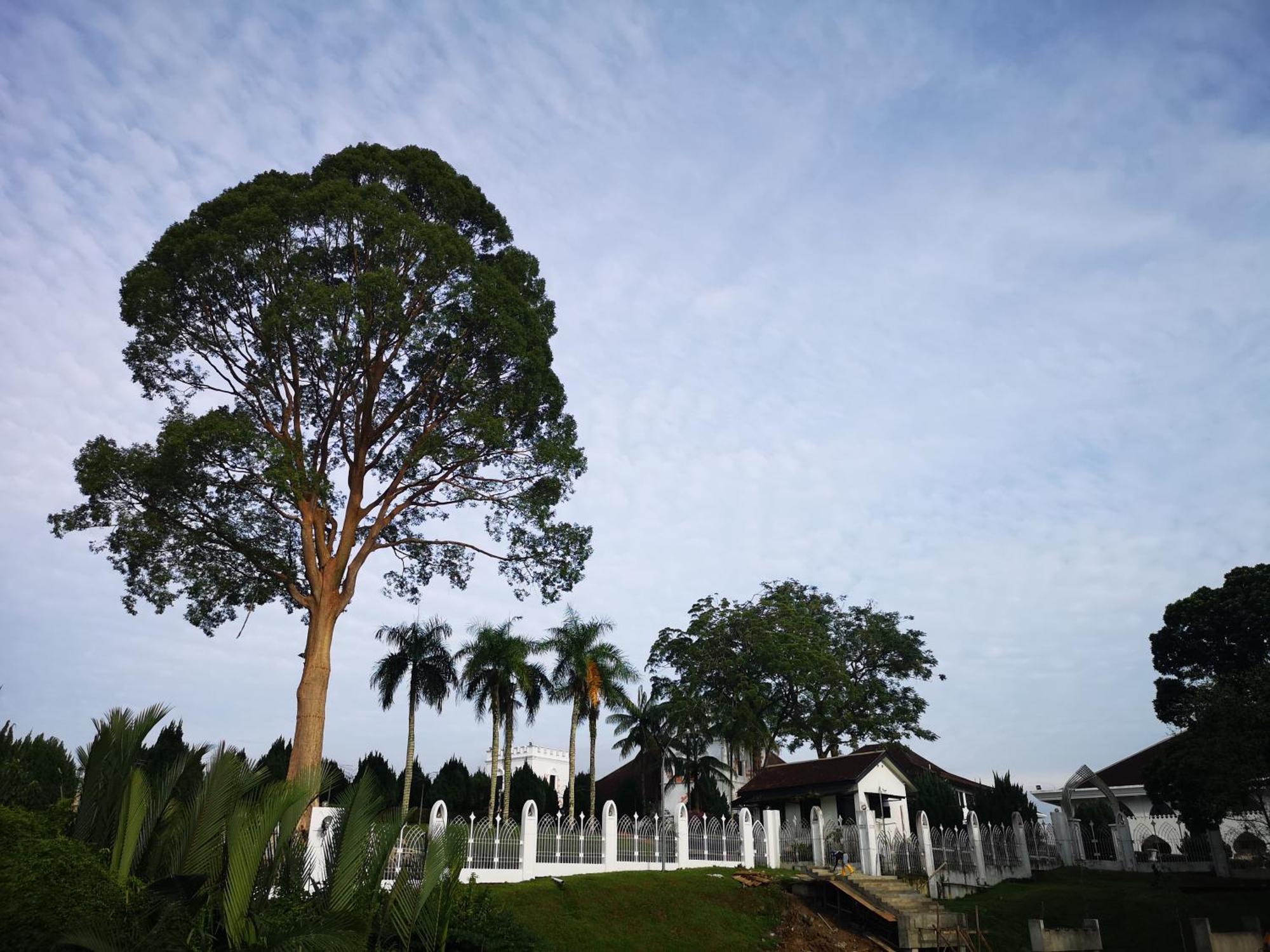 Riverbank Suites Kuching Waterfront Exterior photo